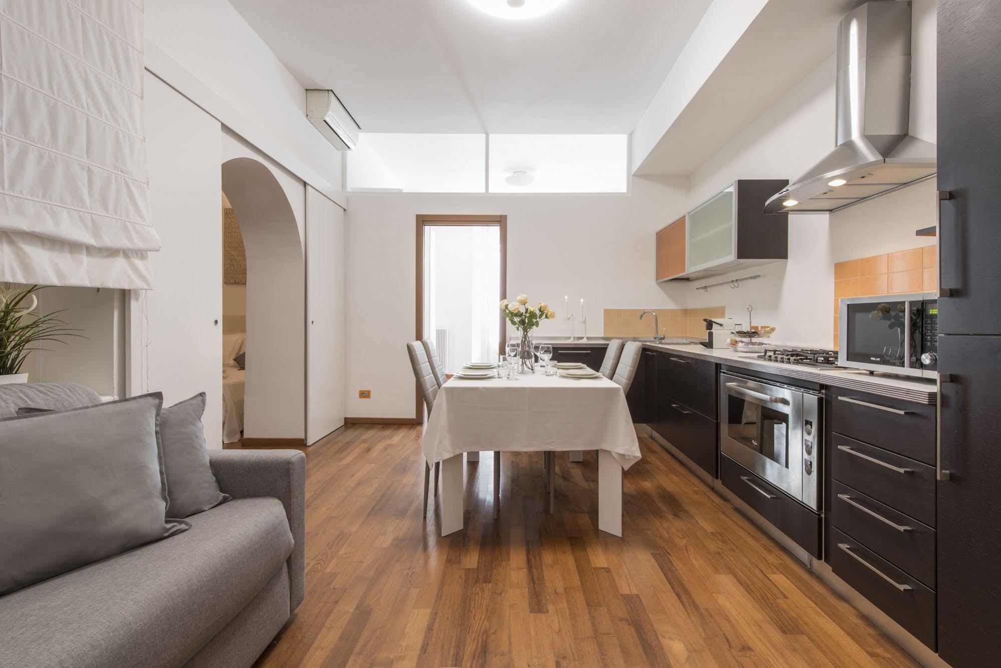 Milan Royal Suites Extérieur photo