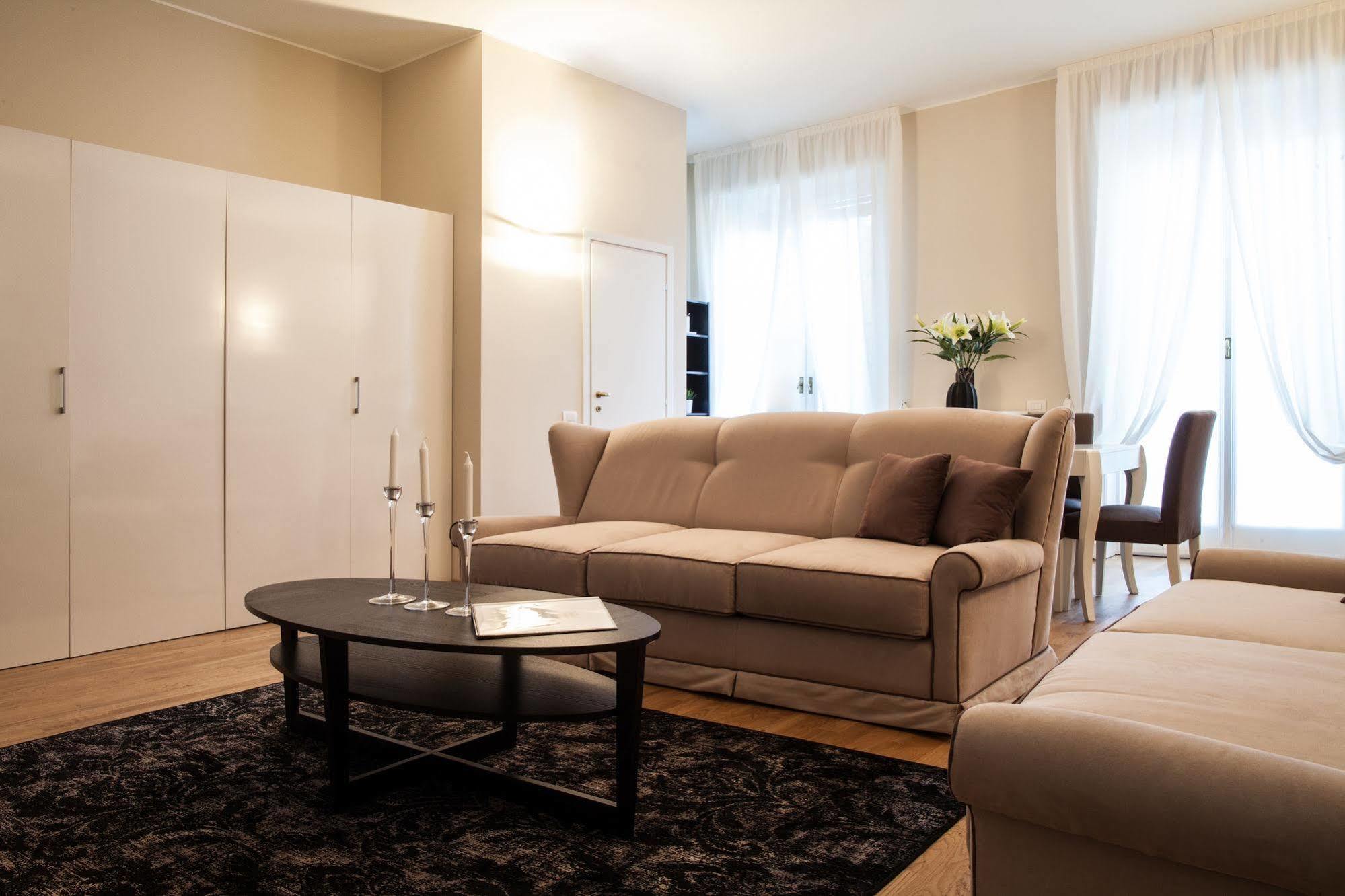 Milan Royal Suites Extérieur photo