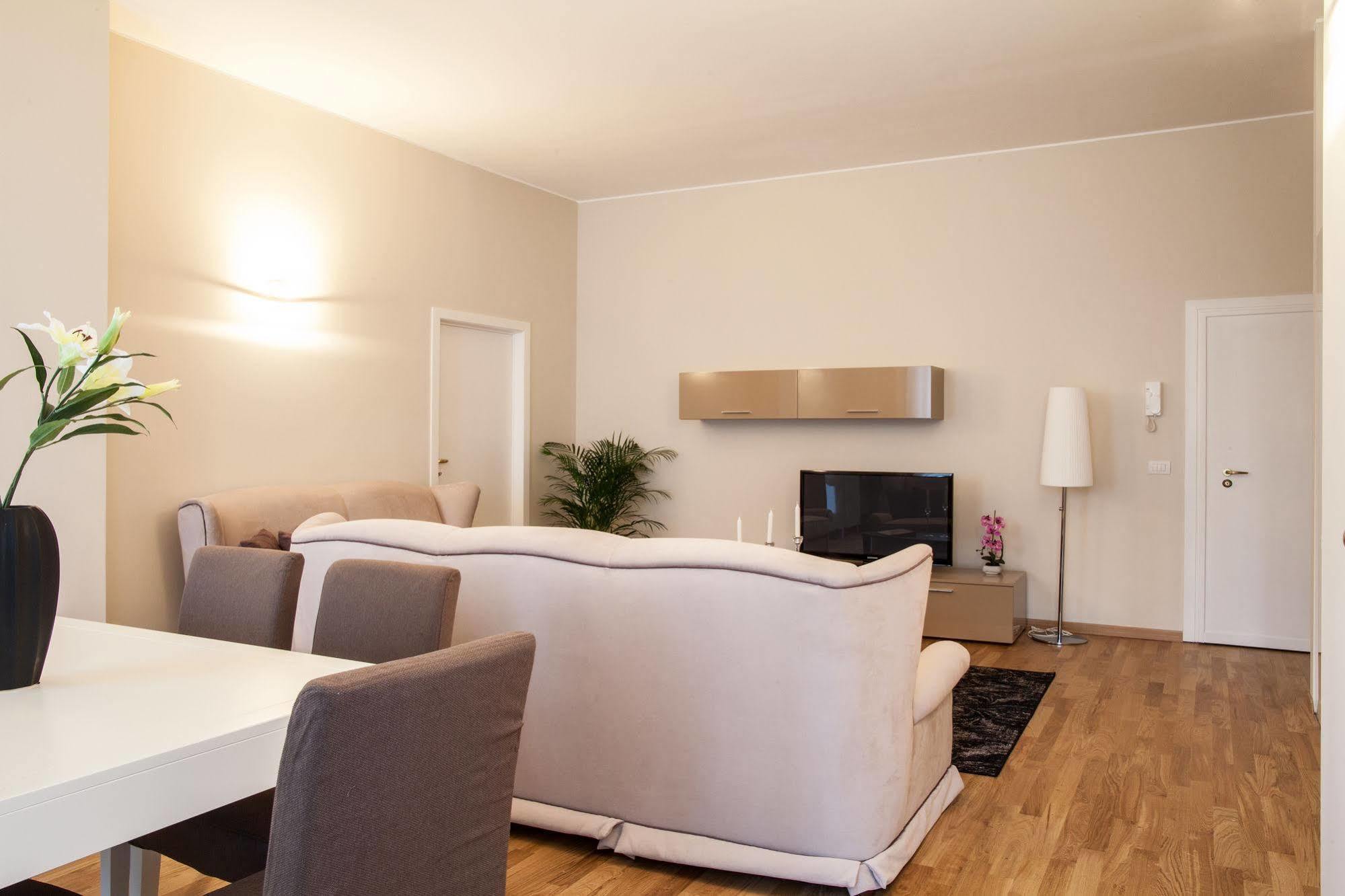 Milan Royal Suites Extérieur photo
