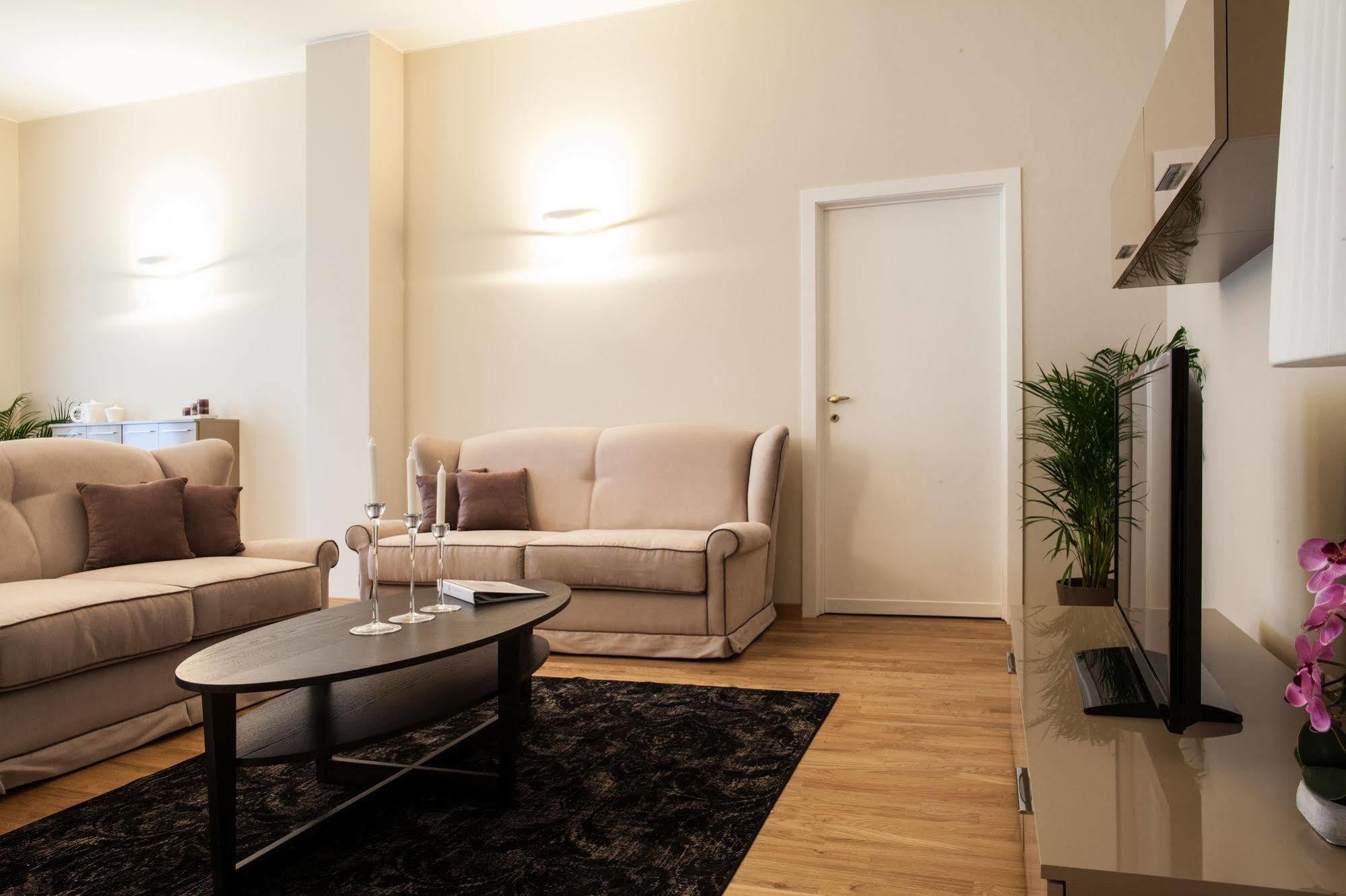 Milan Royal Suites Extérieur photo