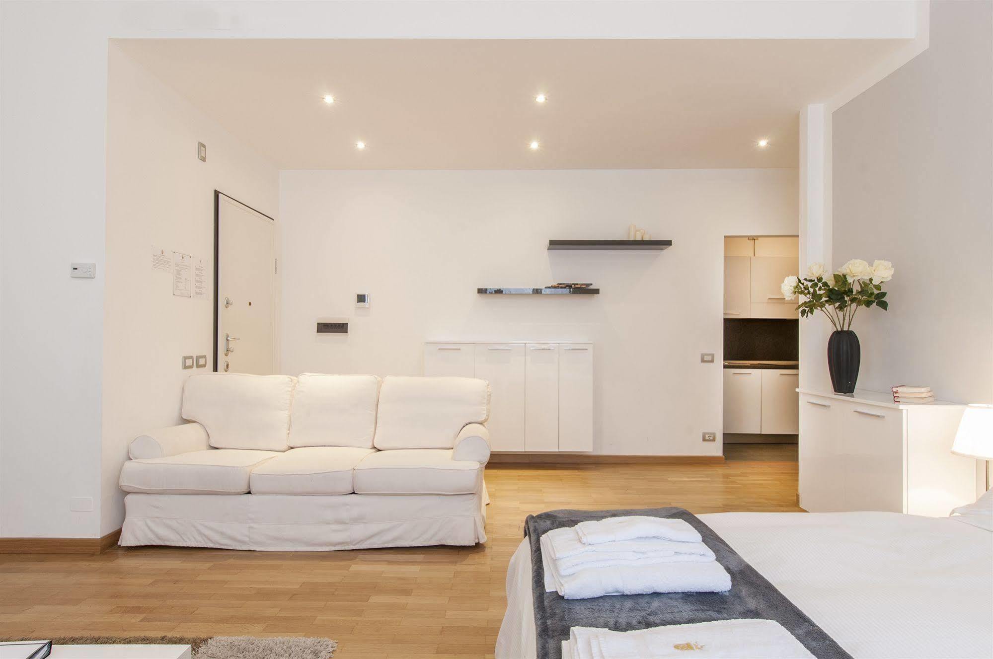 Milan Royal Suites Extérieur photo