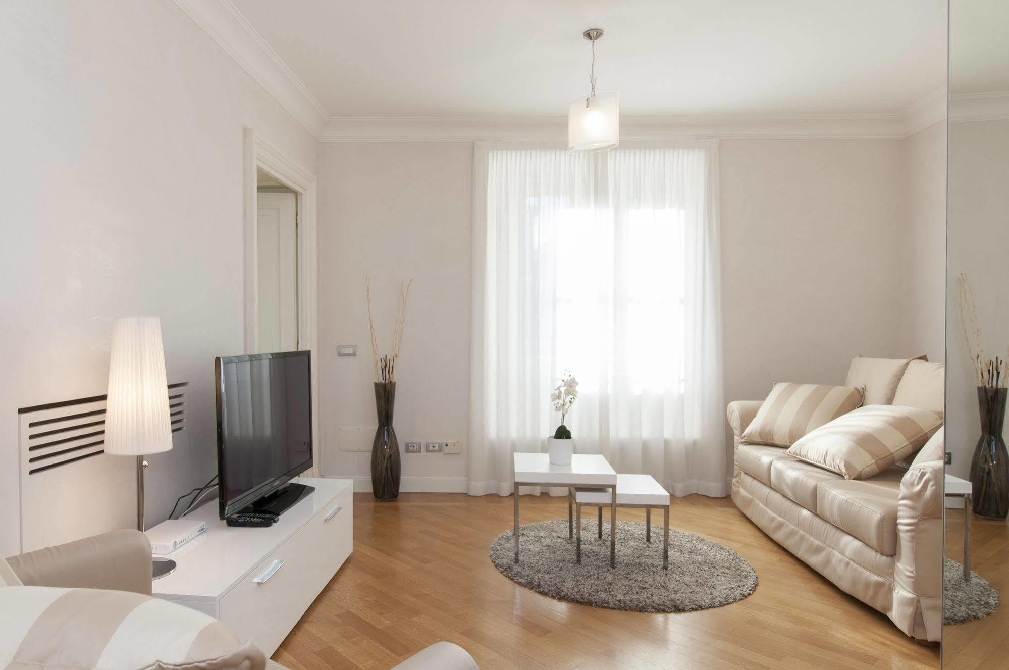 Milan Royal Suites Extérieur photo