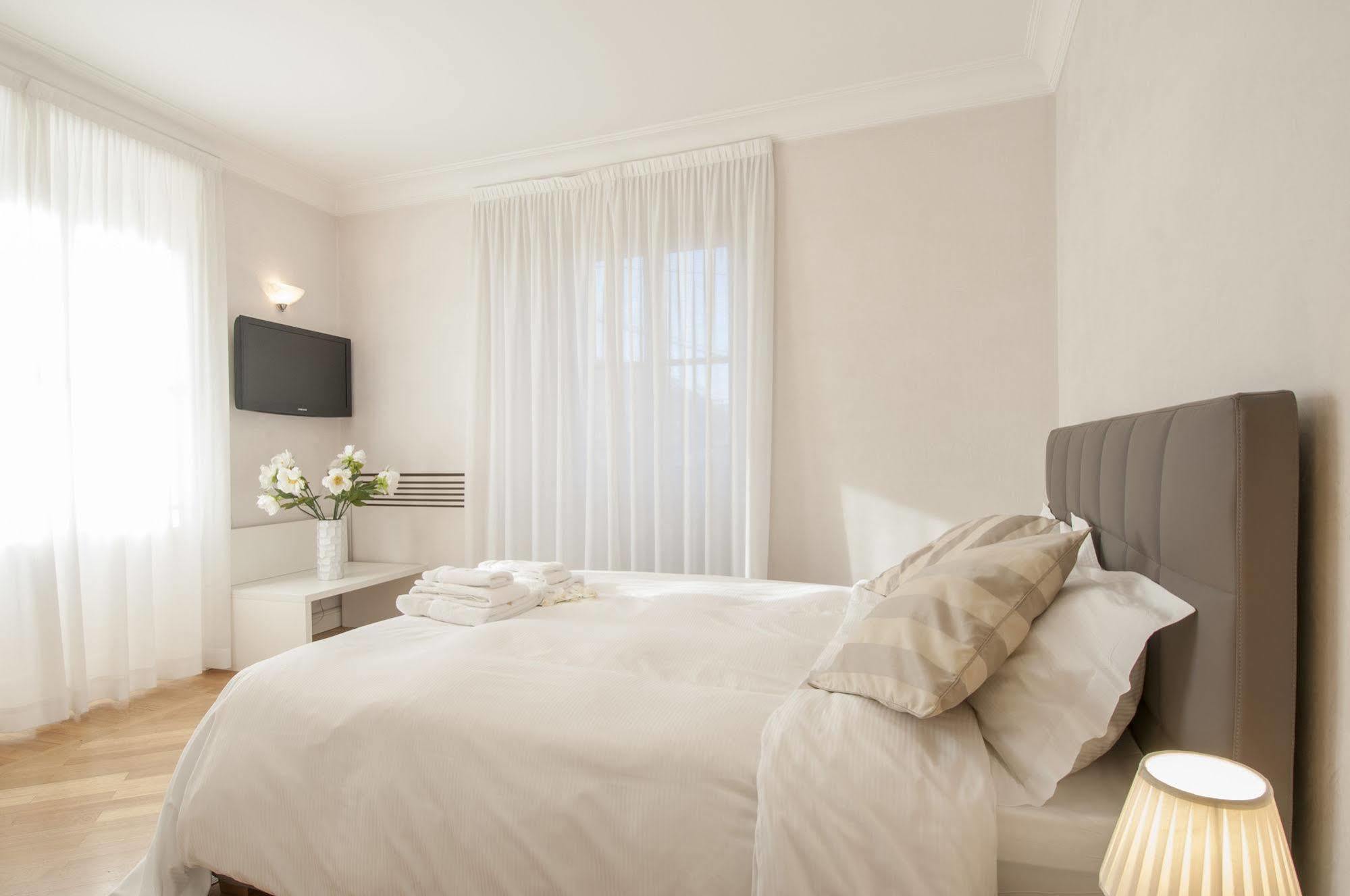 Milan Royal Suites Extérieur photo